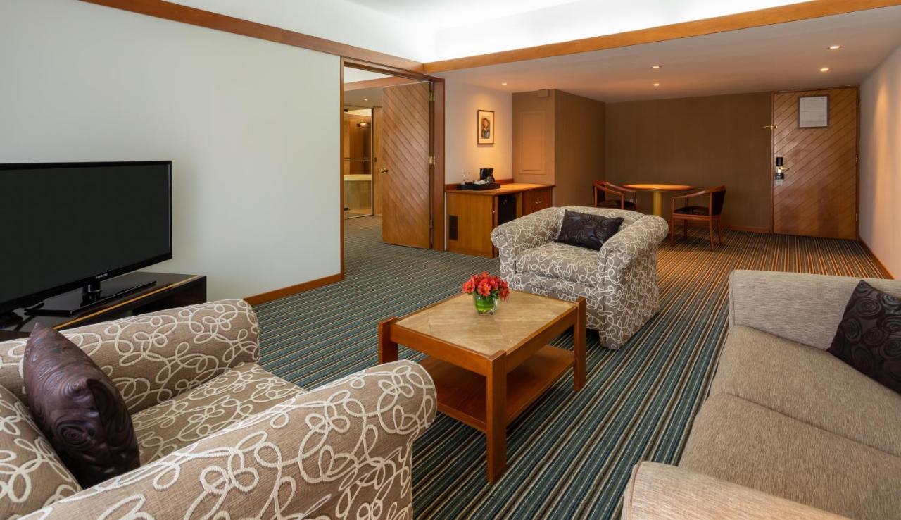 Sonesta Hotel El Olivar Lima Exterior photo A suite at the hotel