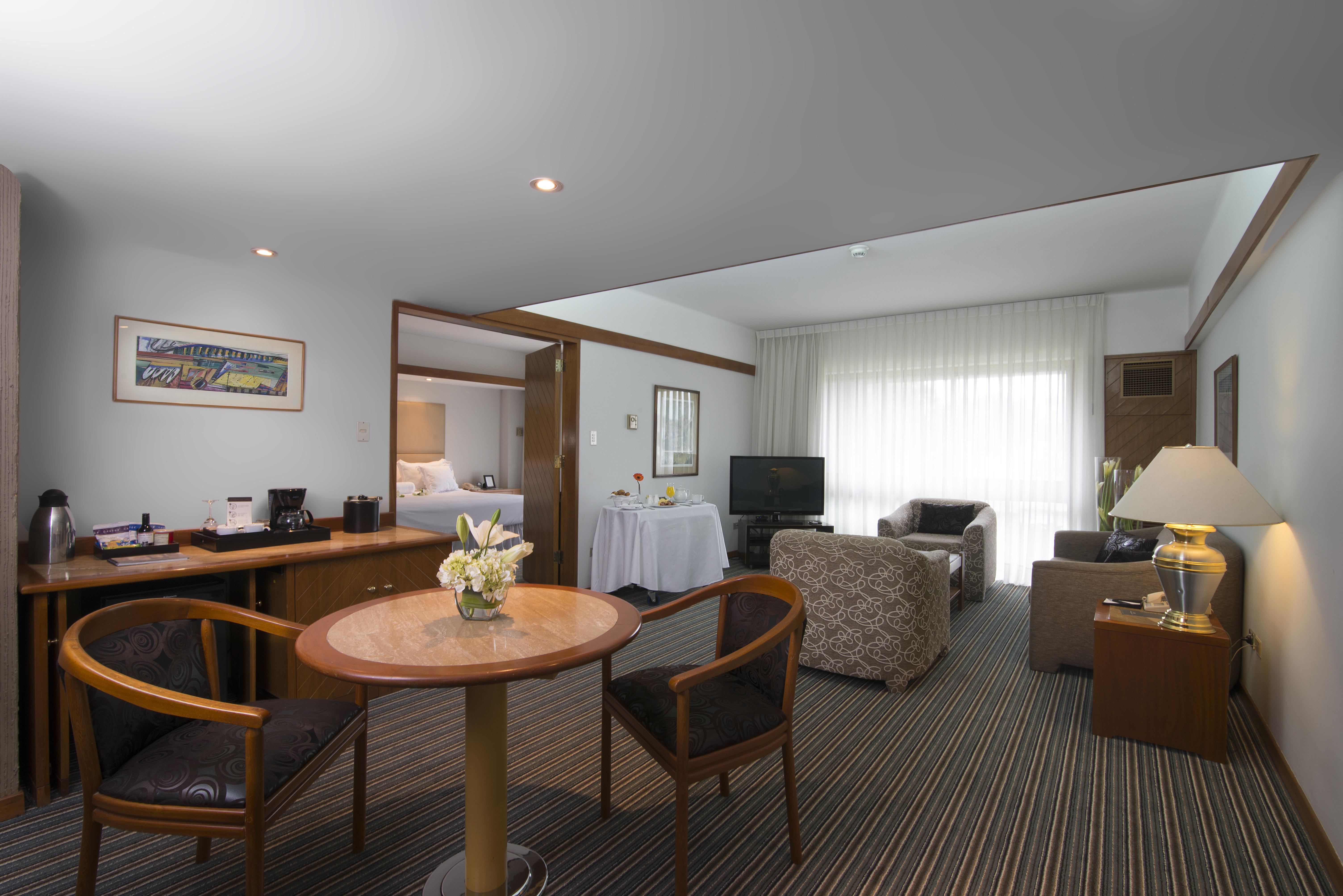 Sonesta Hotel El Olivar Lima Exterior photo A suite at the hotel